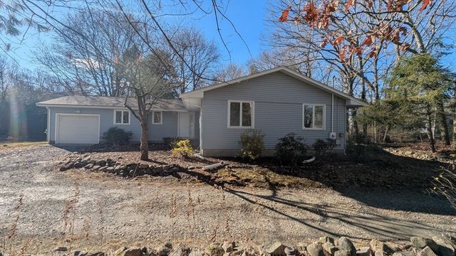 10 Sherwood Ave, Foxboro, MA 02035