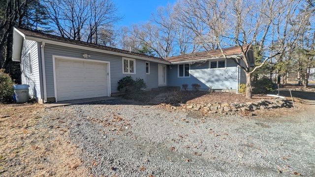 10 Sherwood Ave, Foxboro, MA 02035