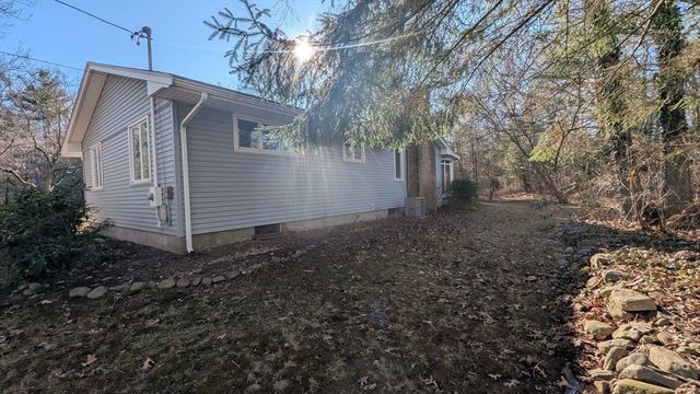 10 Sherwood Ave, Foxboro, MA 02035