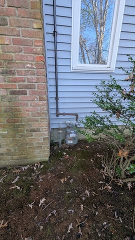 10 Sherwood Ave, Foxboro, MA 02035