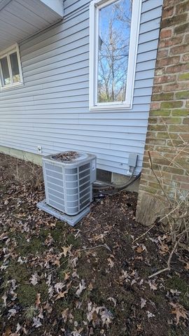 10 Sherwood Ave, Foxboro, MA 02035