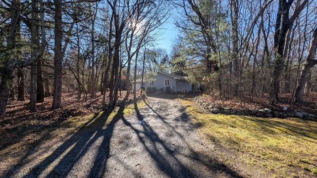 10 Sherwood Ave, Foxboro, MA 02035