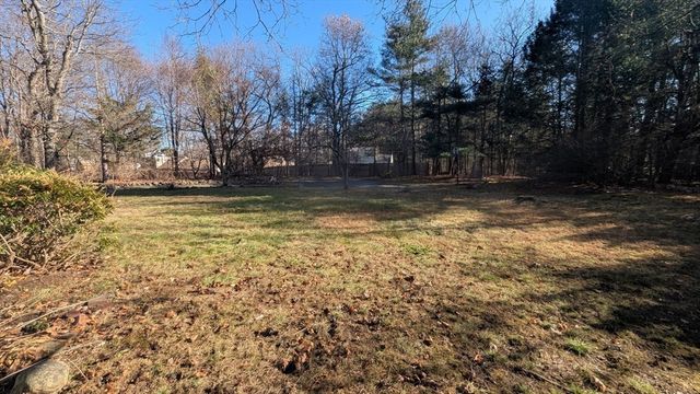 10 Sherwood Ave, Foxboro, MA 02035