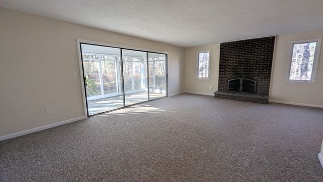 10 Sherwood Ave, Foxboro, MA 02035