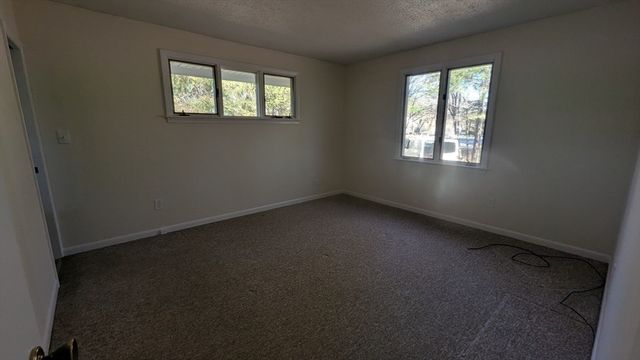 10 Sherwood Ave, Foxboro, MA 02035