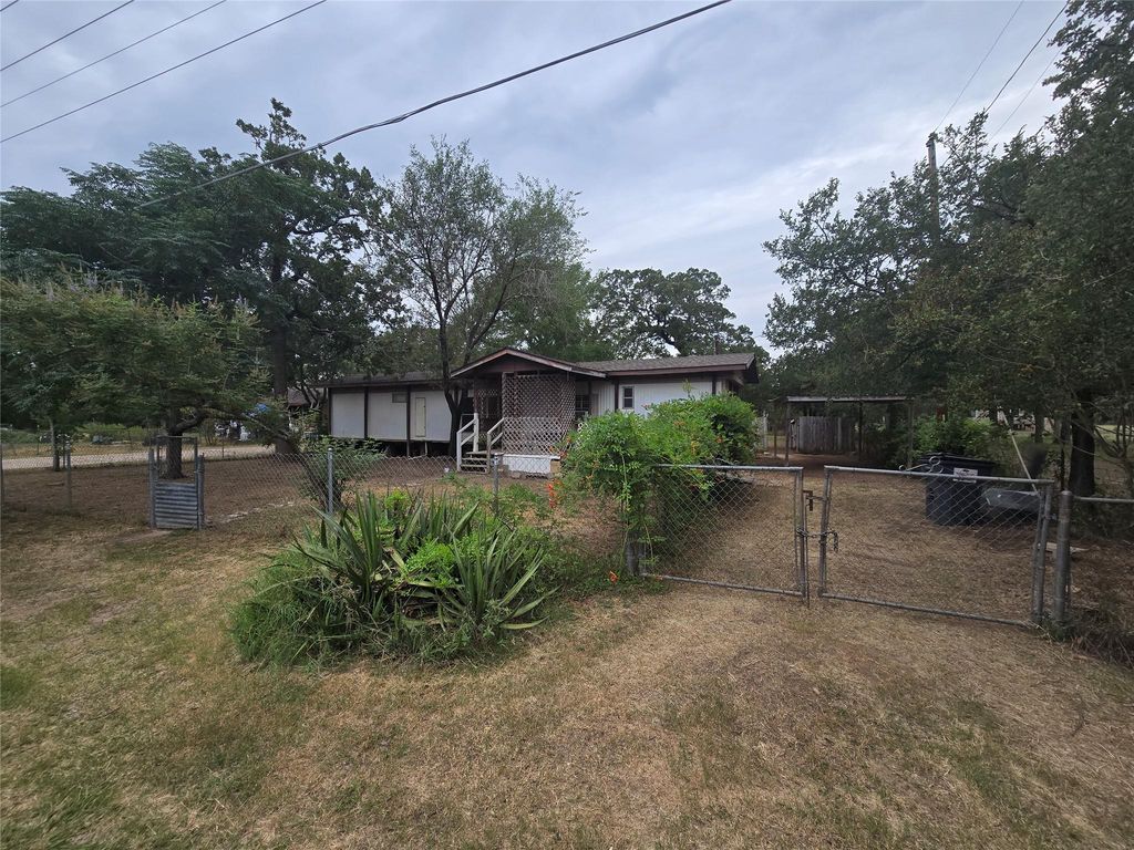 124 Blue Flame RD, Cedar Creek, TX 78612