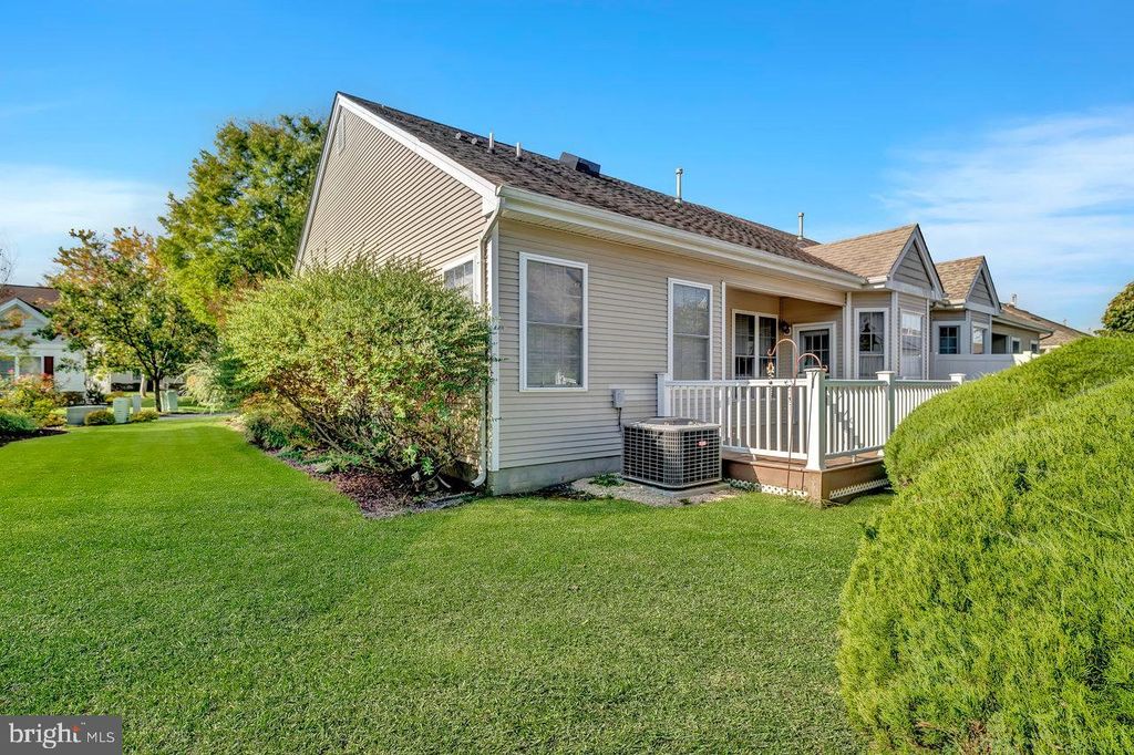 70 NIGHTINGALE DR, Hamilton, NJ 08690