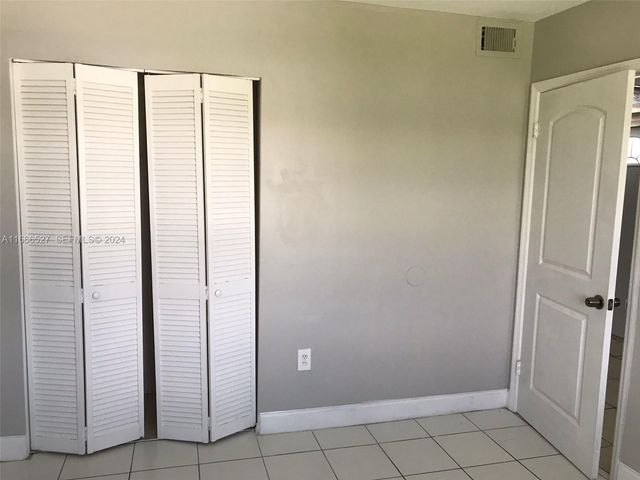 459 NE 210th Cir Terrace 201-17, Miami, FL 33179