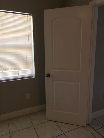 459 NE 210th Cir Terrace 201-17, Miami, FL 33179