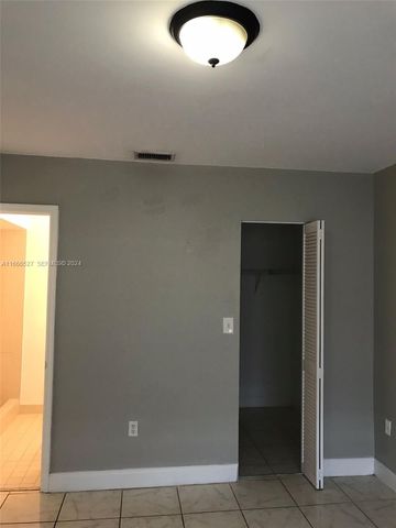 459 NE 210th Cir Terrace 201-17, Miami, FL 33179