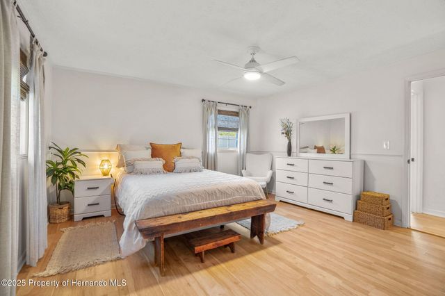 37321 Hickory Hill Lane, Dade City, FL 33525