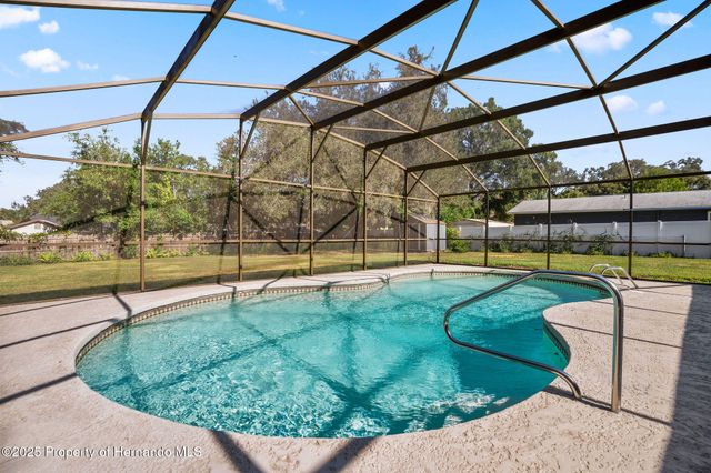 37321 Hickory Hill Lane, Dade City, FL 33525