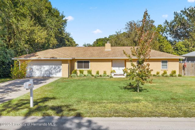 37321 Hickory Hill Lane, Dade City, FL 33525