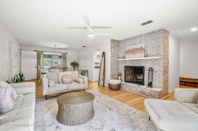 37321 Hickory Hill Lane, Dade City, FL 33525