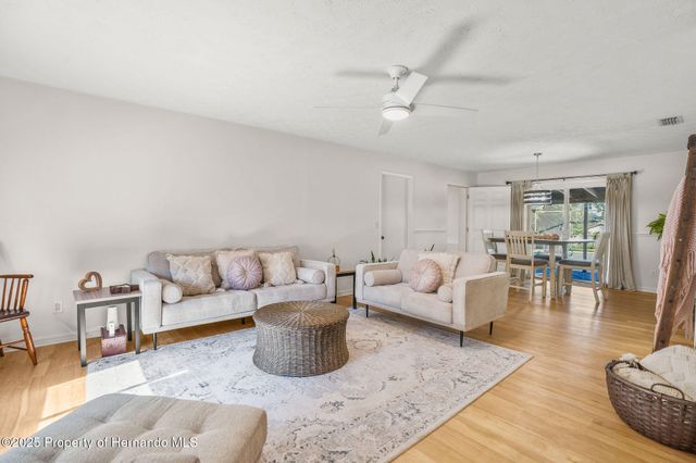 37321 Hickory Hill Lane, Dade City, FL 33525