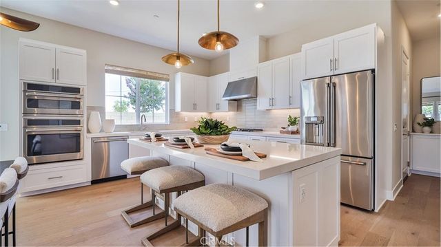 27330 Black Walnut Place, Valencia, CA 91381