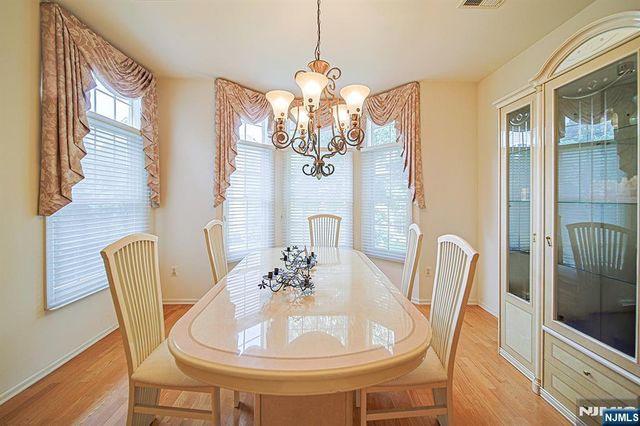 604 Turlington Court 234, Livingston, NJ 07039