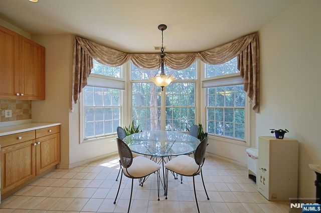604 Turlington Court 234, Livingston, NJ 07039