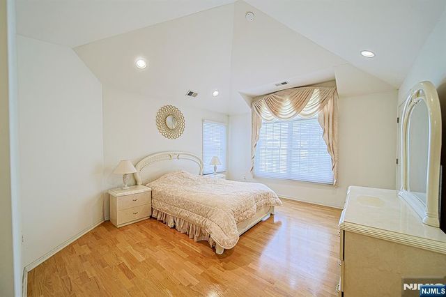 604 Turlington Court 234, Livingston, NJ 07039