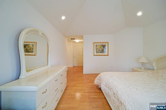 604 Turlington Court 234, Livingston, NJ 07039