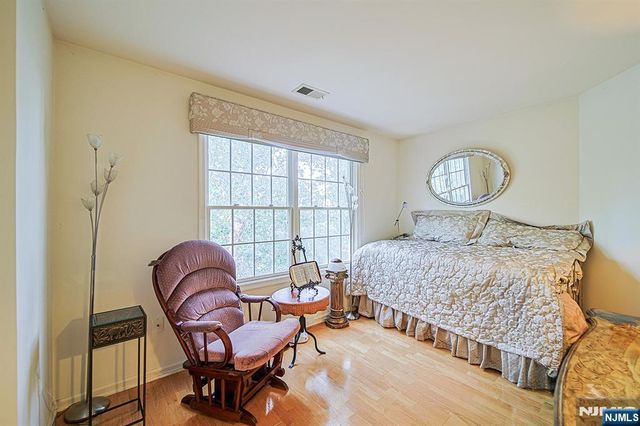604 Turlington Court 234, Livingston, NJ 07039