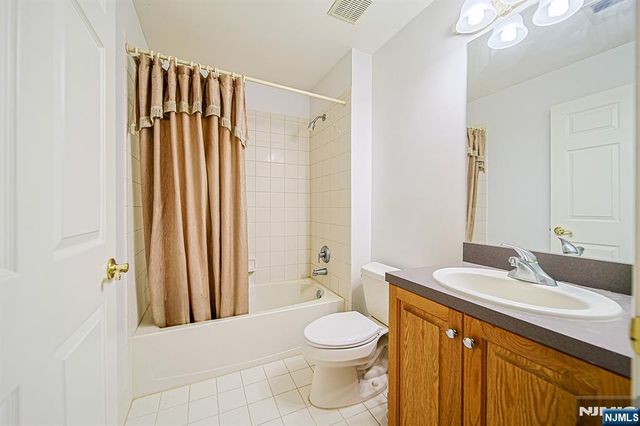 604 Turlington Court 234, Livingston, NJ 07039