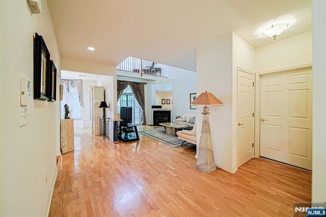 604 Turlington Court 234, Livingston, NJ 07039