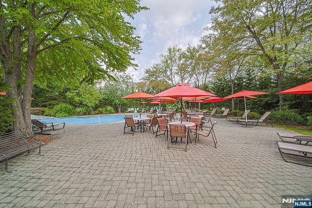 604 Turlington Court 234, Livingston, NJ 07039