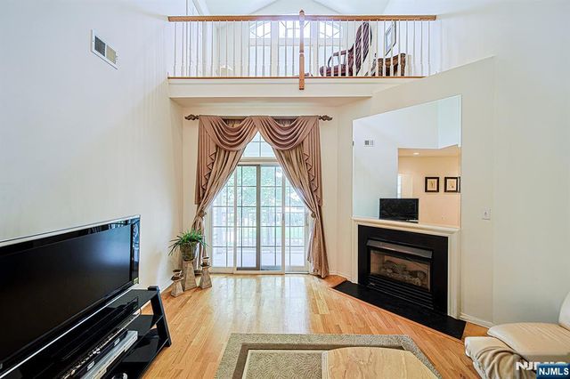 604 Turlington Court 234, Livingston, NJ 07039