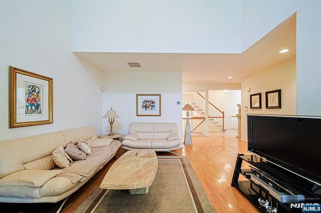 604 Turlington Court 234, Livingston, NJ 07039