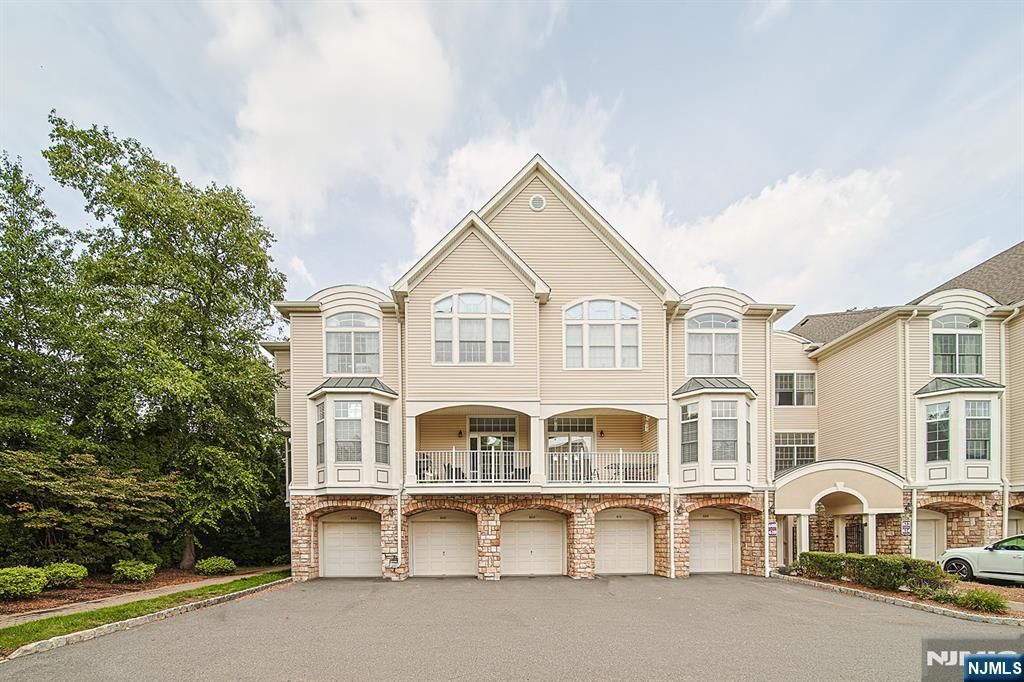 604 Turlington Court 234, Livingston, NJ 07039