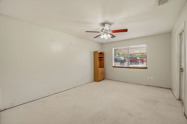 702 S Jackson Street, Stephenville, TX 76401