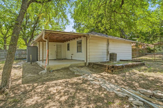 702 S Jackson Street, Stephenville, TX 76401