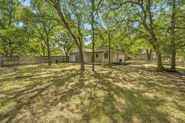 702 S Jackson Street, Stephenville, TX 76401