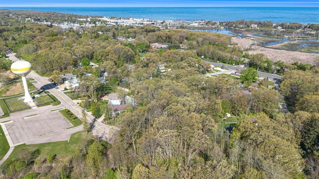 820 E Indiana Street, New Buffalo, MI 49117