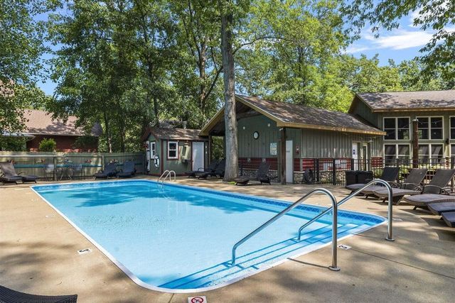 820 E Indiana Street, New Buffalo, MI 49117