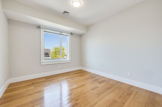 17 Vinton Street 5, Boston, MA 02127
