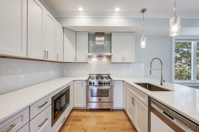 17 Vinton Street 5, Boston, MA 02127