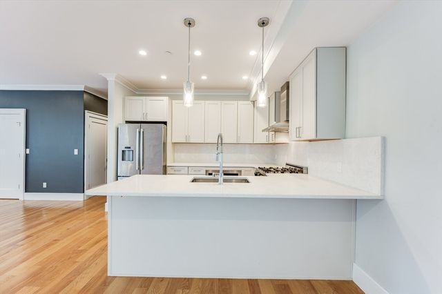 17 Vinton Street 5, Boston, MA 02127