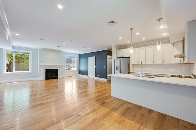 17 Vinton Street 5, Boston, MA 02127