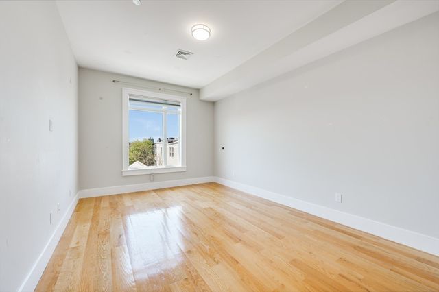 17 Vinton Street 5, Boston, MA 02127