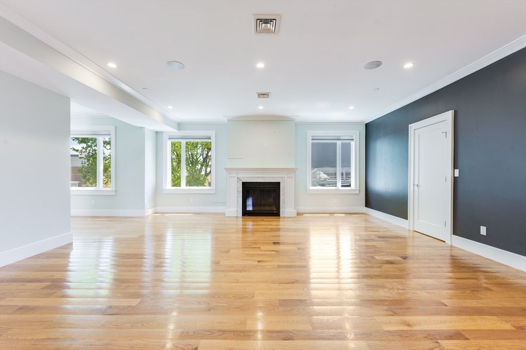 17 Vinton Street 5, Boston, MA 02127