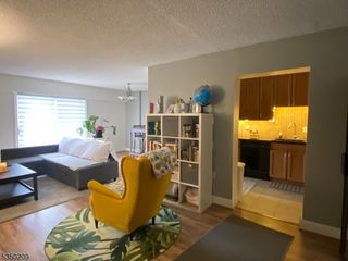 10 N Wood Ave 220, Linden City, NJ 07036