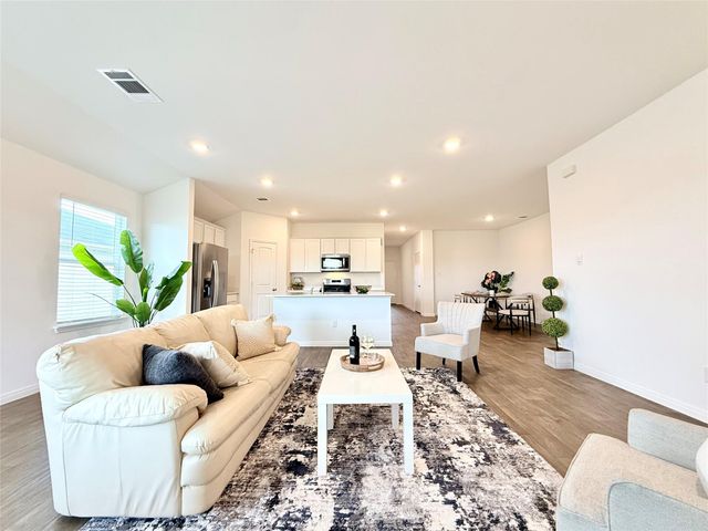 598 Gladiola LOOP, Kyle, TX 78640
