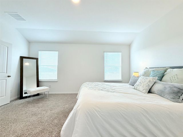 598 Gladiola LOOP, Kyle, TX 78640