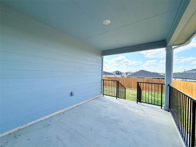 598 Gladiola LOOP, Kyle, TX 78640