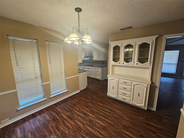 1340 Grand Teton Drive, Desoto, TX 75115