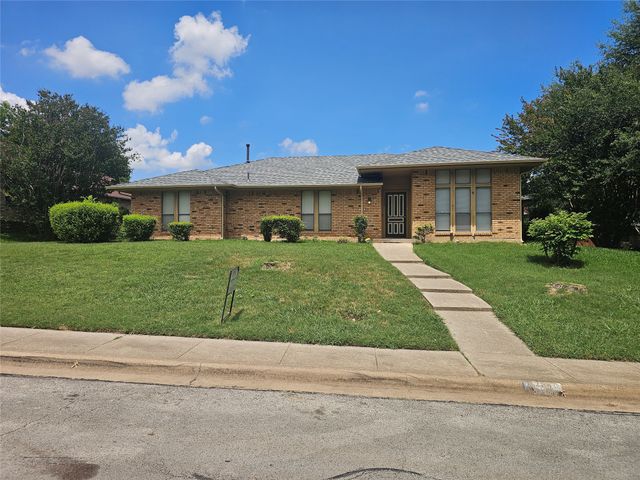 1340 Grand Teton Drive, Desoto, TX 75115
