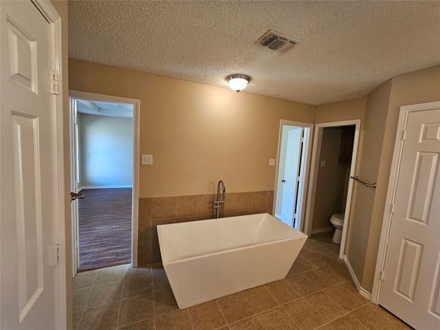 1340 Grand Teton Drive, Desoto, TX 75115