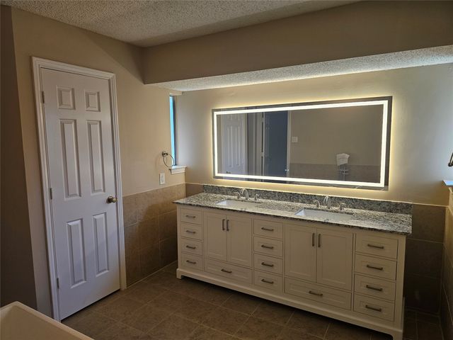 1340 Grand Teton Drive, Desoto, TX 75115